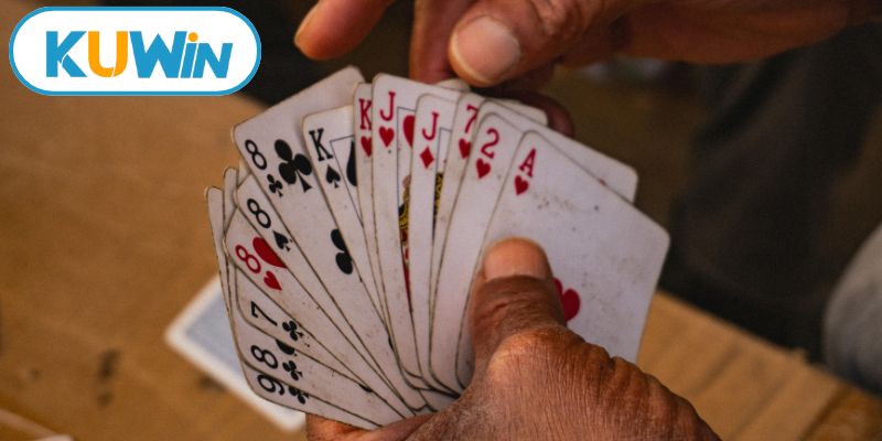 Tìm hiểu các nguyên tắc nền tảng giúp chơi bài tiến lên luôn thắng